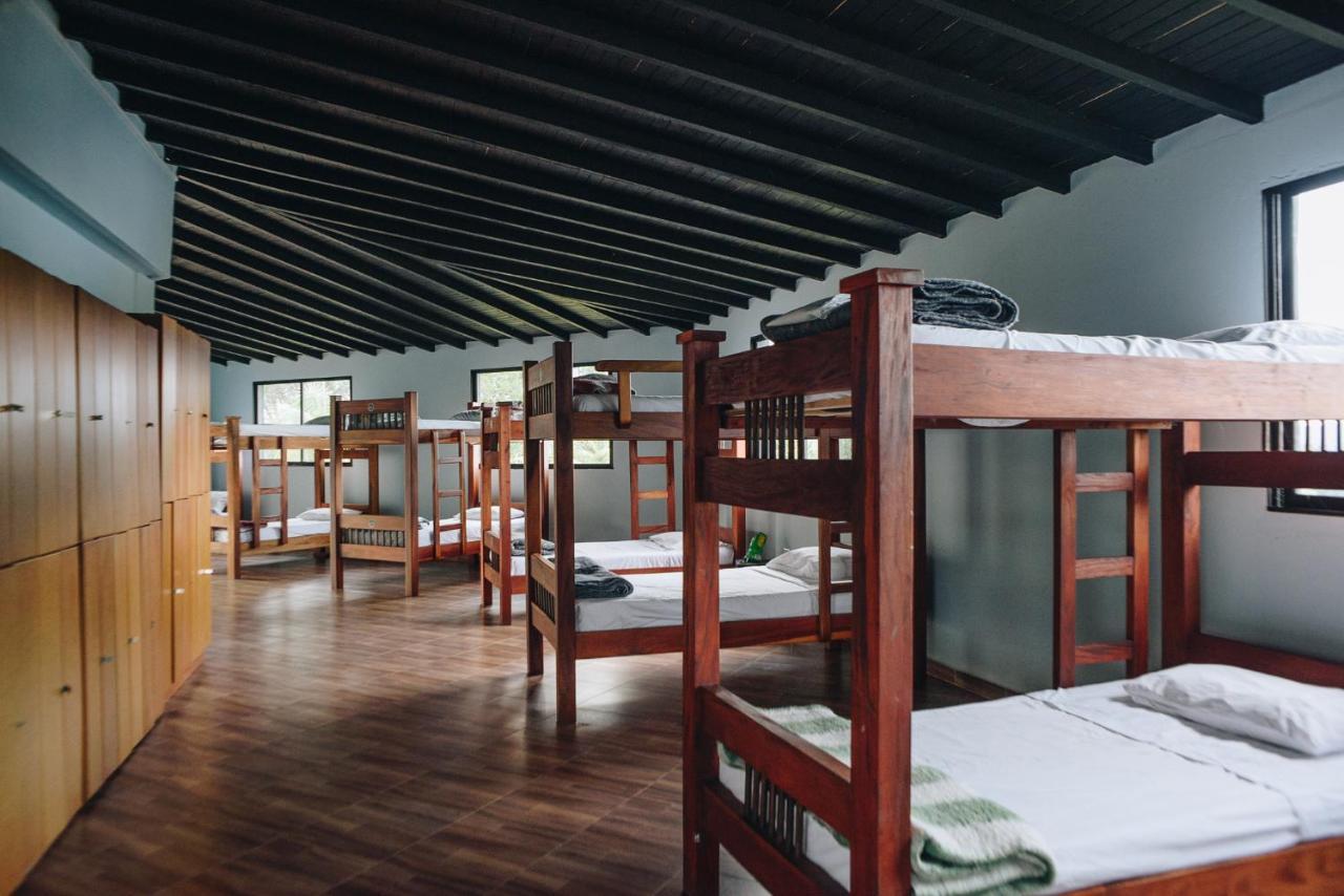 Happy Buddha Hostel & Lodge Guatape Exterior photo