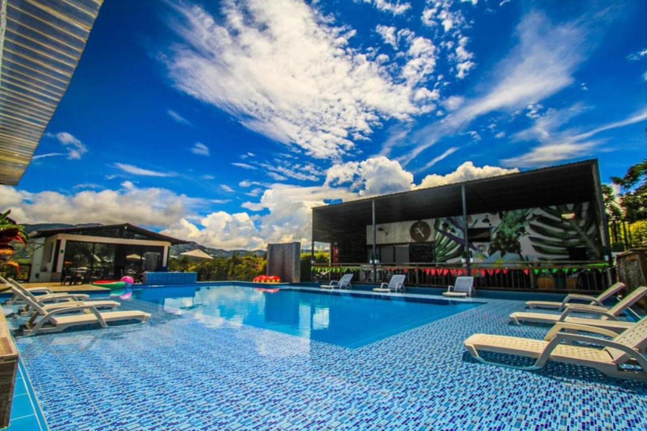 Happy Buddha Hostel & Lodge Guatape Exterior photo
