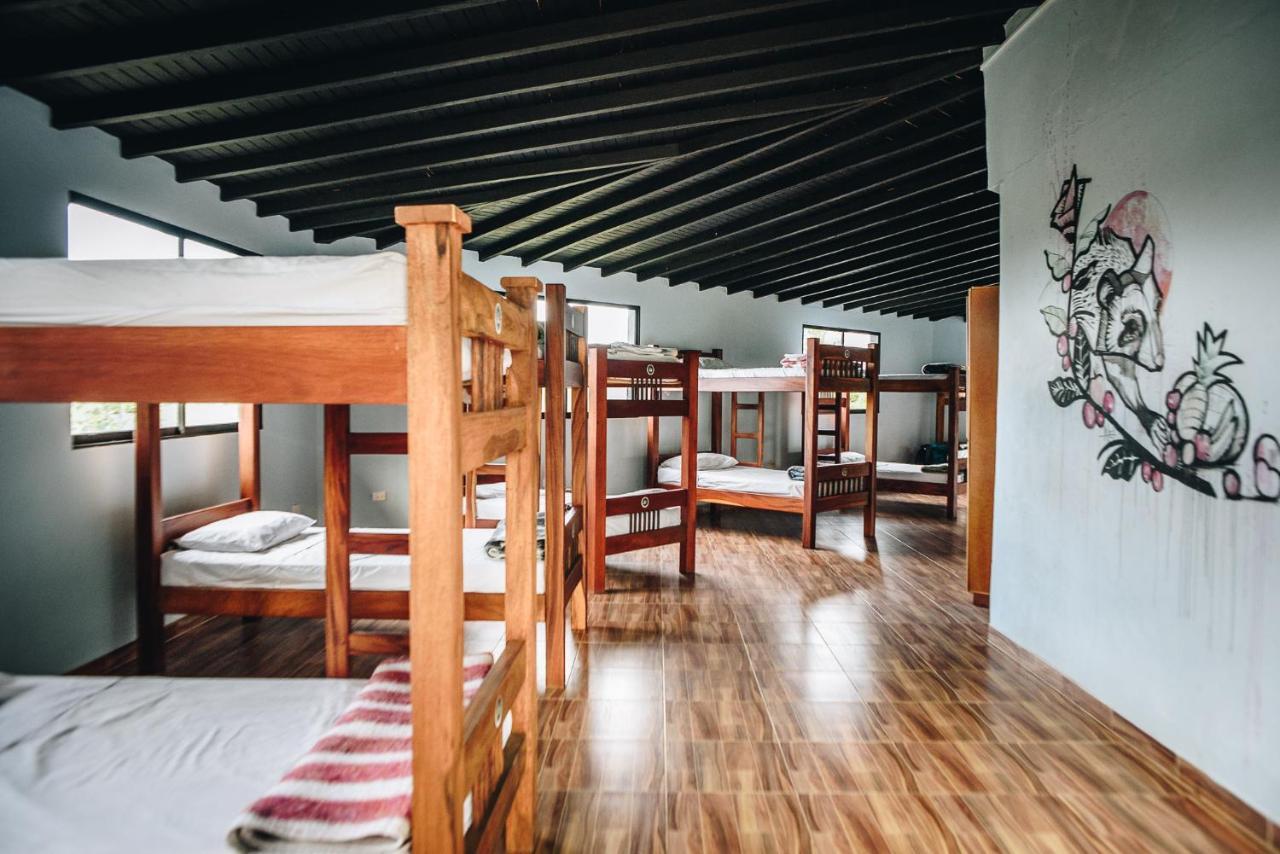 Happy Buddha Hostel & Lodge Guatape Exterior photo