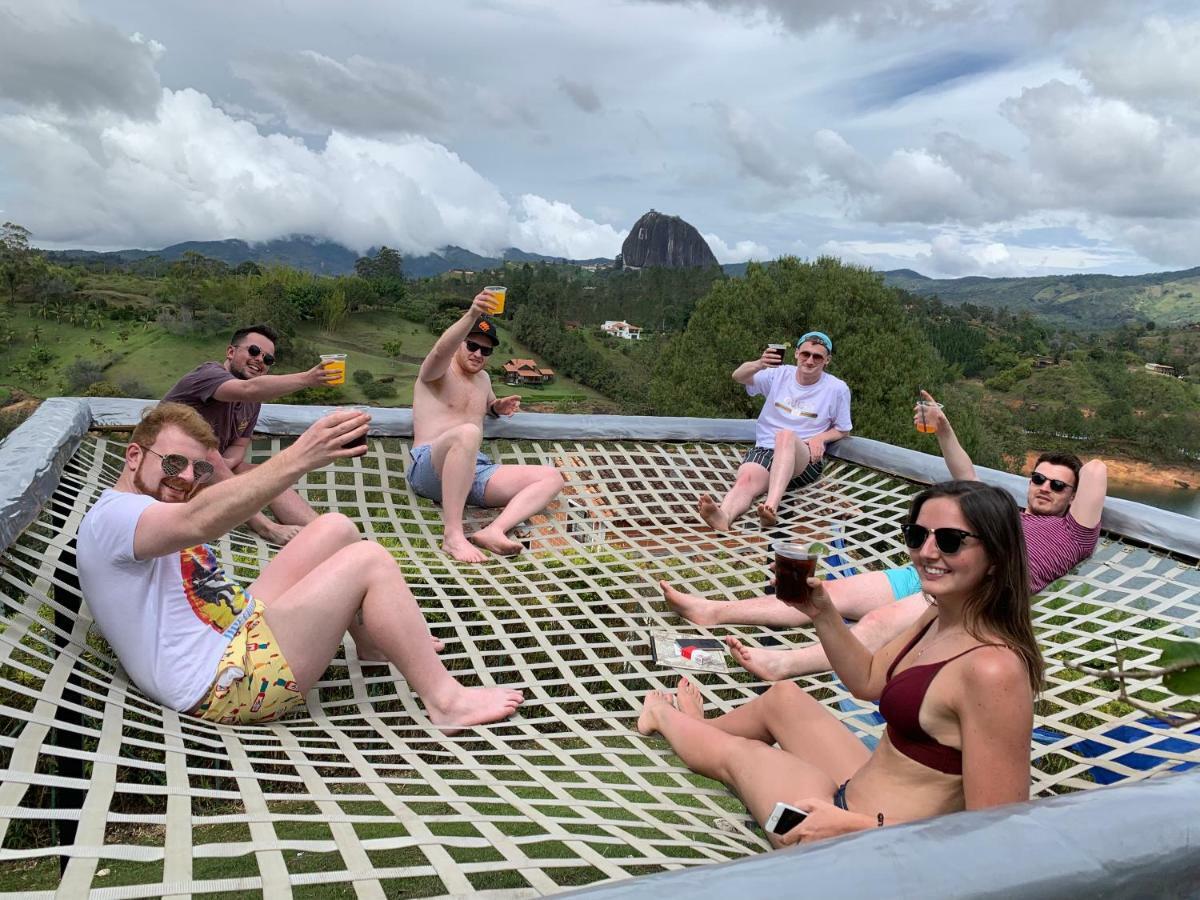 Happy Buddha Hostel & Lodge Guatape Exterior photo