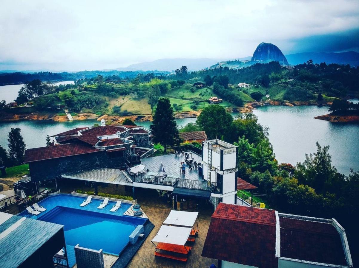Happy Buddha Hostel & Lodge Guatape Exterior photo