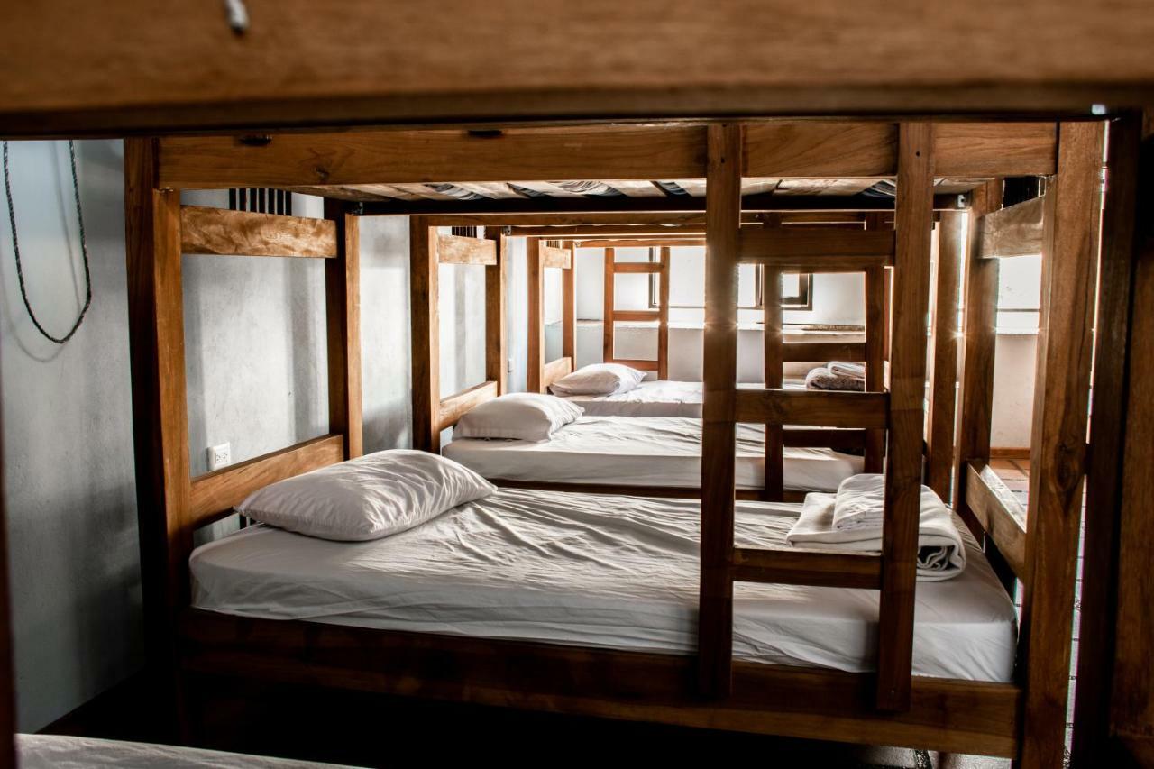Happy Buddha Hostel & Lodge Guatape Exterior photo